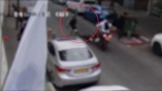דרת רחוב בתל אביב דחפה את חברתה לכביש במהלך ריב וחברתה נדרסה