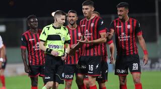 שחקני אום אל פאחם מתווכחים עם דקל צינו