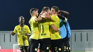 שחקני נתניה חוגגים