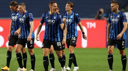 שחקני אטאלנטה חוגגים עם פשאליץ'