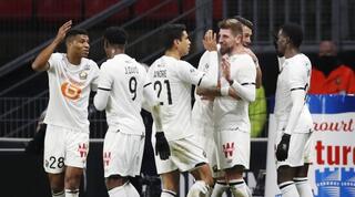 שחקני ליל חוגגים