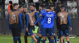 שחקני קריית שמונה חוגגים בטירוף בסיום