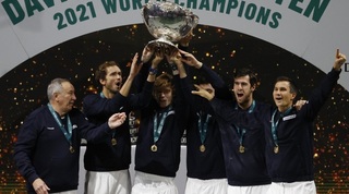 נבחרת רוסיה חוגגת זכייה בגביע דייוויס