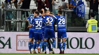 שחקני אמפולי חוגגים