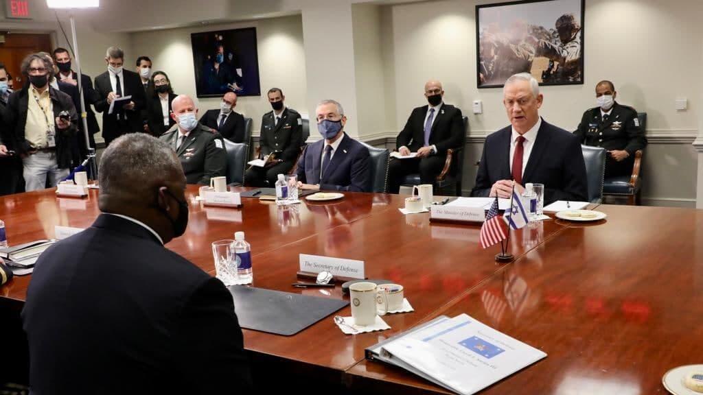 בני גנץ שר הביטחון פגישה מדינית עם אוסטין לויד מזכיר ההגנה של ארצות הברית 