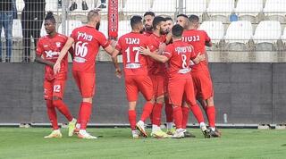 שחקני בני סכנין חוגגים