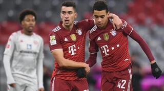 ג'מאל מוסיאלה ומארק רוקה חוגגים