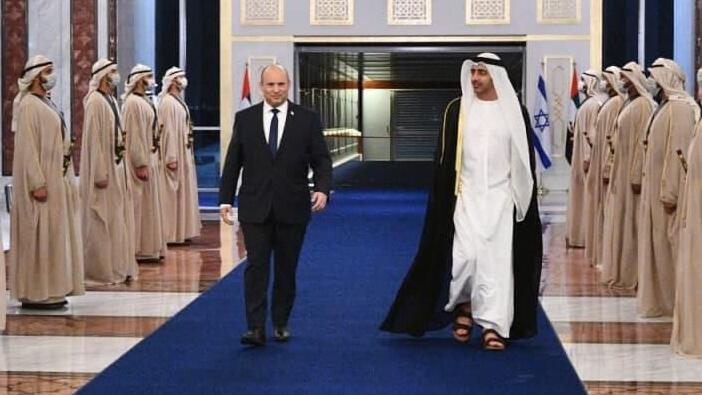 נפתלי בנט עם שר החוץ של איחוד האמירויות, שייח' עבדאללה בן זאיד