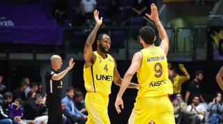 רפי מנקו חוגג