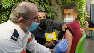 חיסוני ילדים בבית ספר אל זיתון בבועינה נוג'ידאת