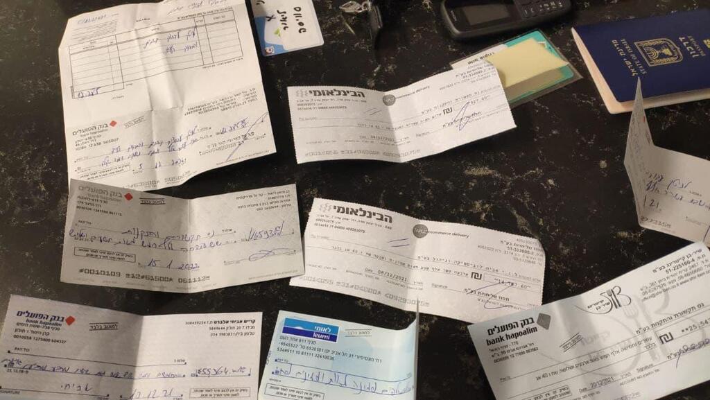 פשיטה של רשות המיסים והביטוח הלאומי על משרדי חברת "פרמיום שליחויות"