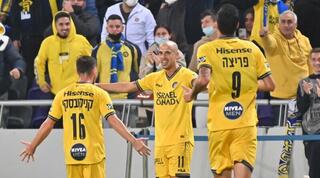 טל בן חיים חוגג עם סטיפה פריצה וגבי קניקובסקי