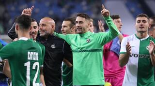 עומר אצילי ושחקני מכבי חיפה