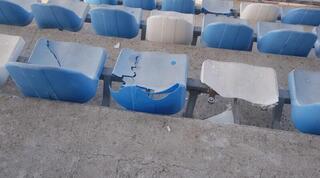 הכיסאות ביציע