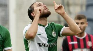 עופרי ארד חוגג