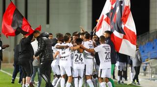 שחקני הפועל חדרה חוגגים