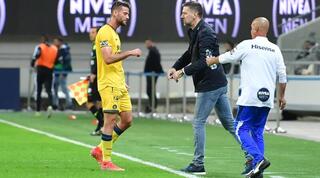 קרסטאיץ' משוחח עם עדן שמיר