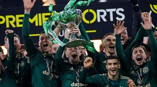 שחקני סלטיק עם גביע הליגה