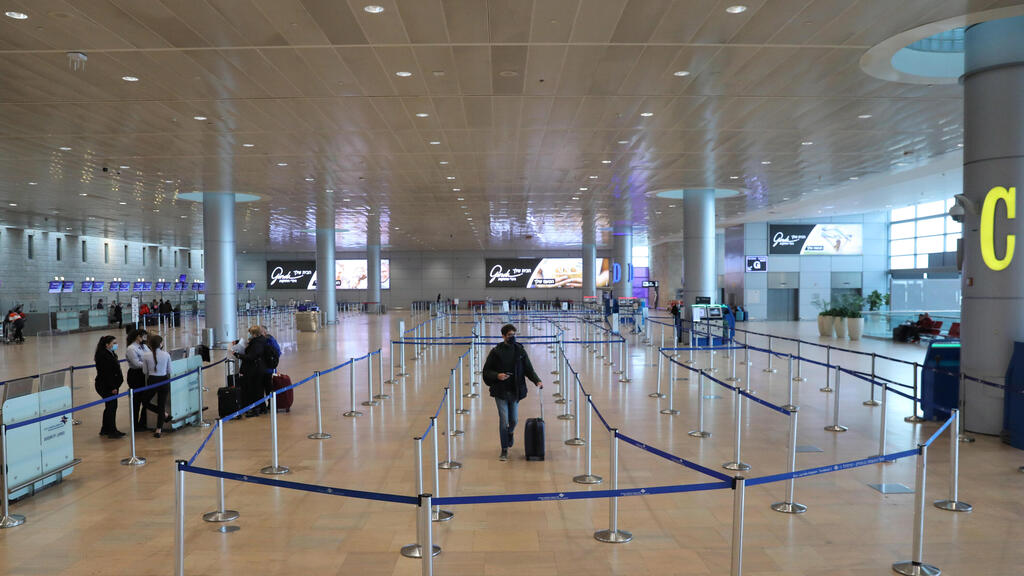 נוסע נוסעים ב נתב"ג נמל התעופה בן גוריון