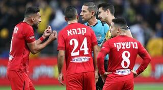 איתן שמואלביץ' מרחיק את מוטי ברשצקי