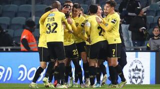 ריצ'מונד בואצ'י חוגג עם שחקני בית"ר ירושלים