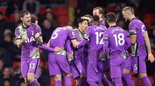 שחקני טוטנהאם חוגגים