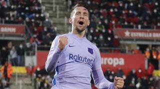 לוק דה יונג חוגג