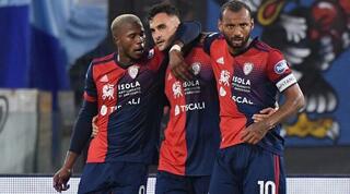 שחקני קליארי חוגגים