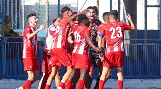 שחקני הפועל תל אביב חוגגים