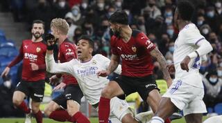 קאסמירו מוכשל ברחבה