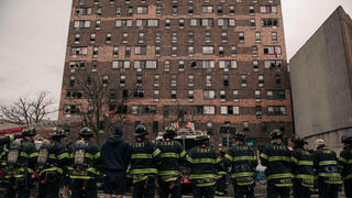 הרוגים בשריפה בבניין מגורים בניו יורק