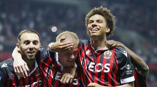 שחקני ניס חוגגים