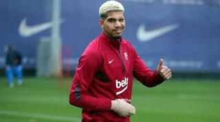 רונאלד אראוחו ויד ימין המנותחת. צפוי לשחק