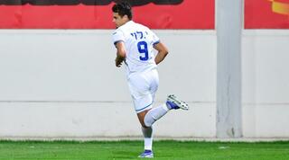 יהונתן לוי חוגג