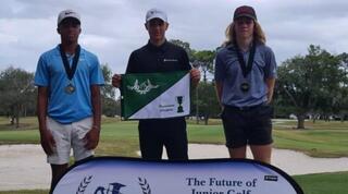 איתי כהן על הפודיום  (מערכת ONE)