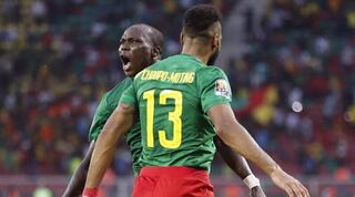 צ'ופו מוטינג ואבובקאר חוגגים