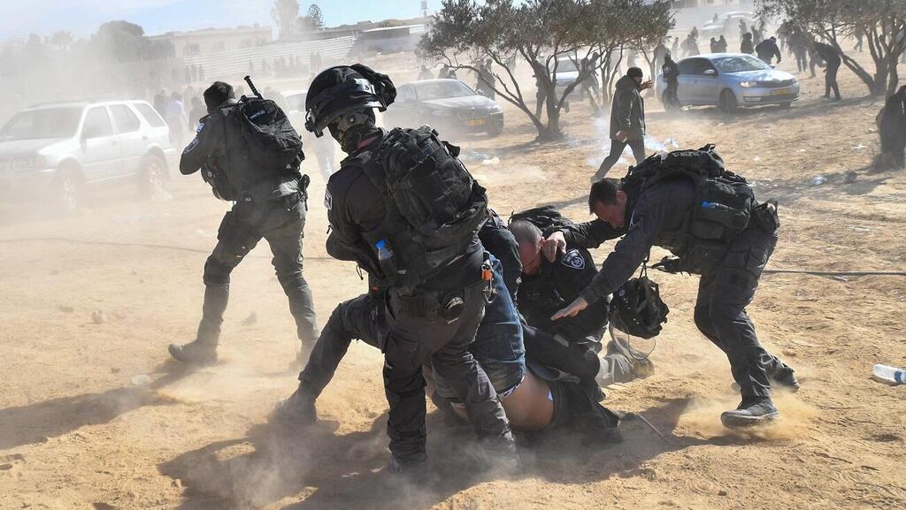 הפגנה נגד נטיעת עצים בנגב