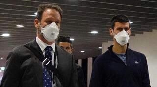 נובאק ג'וקוביץ' בשדה התעופה