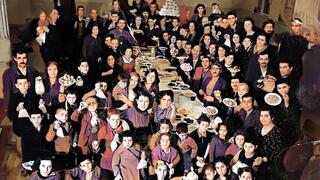 חגיגות פרוטאס של משפחות מעפילים בווארנה. תמונה מ-1940 שנצבעה באמצעים טכנולוגיים