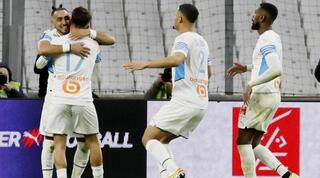 שחקני מארסיי חוגגים עם ג'נגיז אונדר