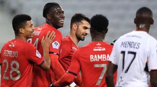 שחקני ליל חוגגים