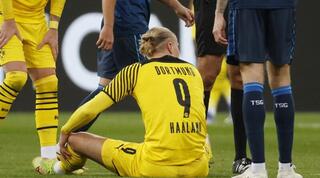 ארלינג הולאנד על כר הדשא