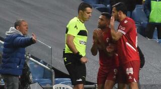 ארז פפיר מול המחאות של שחקני ב"ש