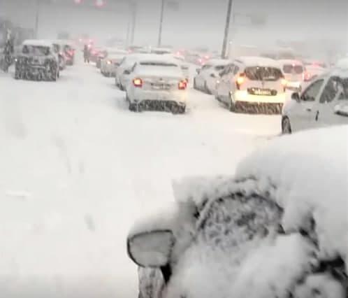 טורקיה איסטנבול שלג סופה אלפיס