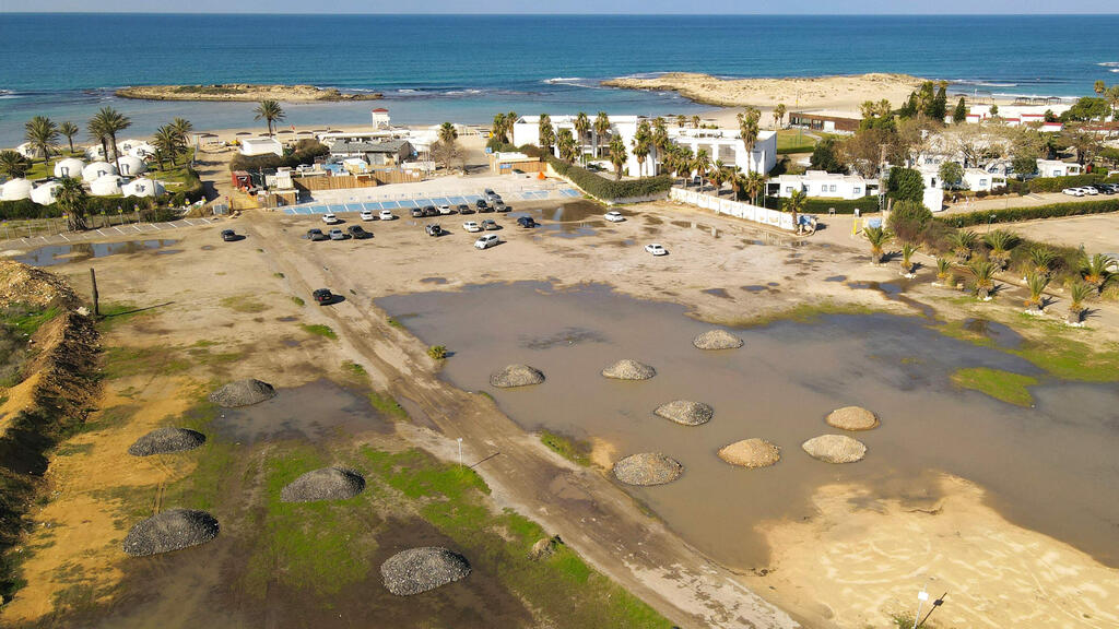 A picture that show an aerial view of Dor beach, built over the village of Tantura, where an alleged massacre of Arabs took place after the surrender of the village