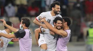 שחקני מצרים חוגגים עם מוחמד סלאח