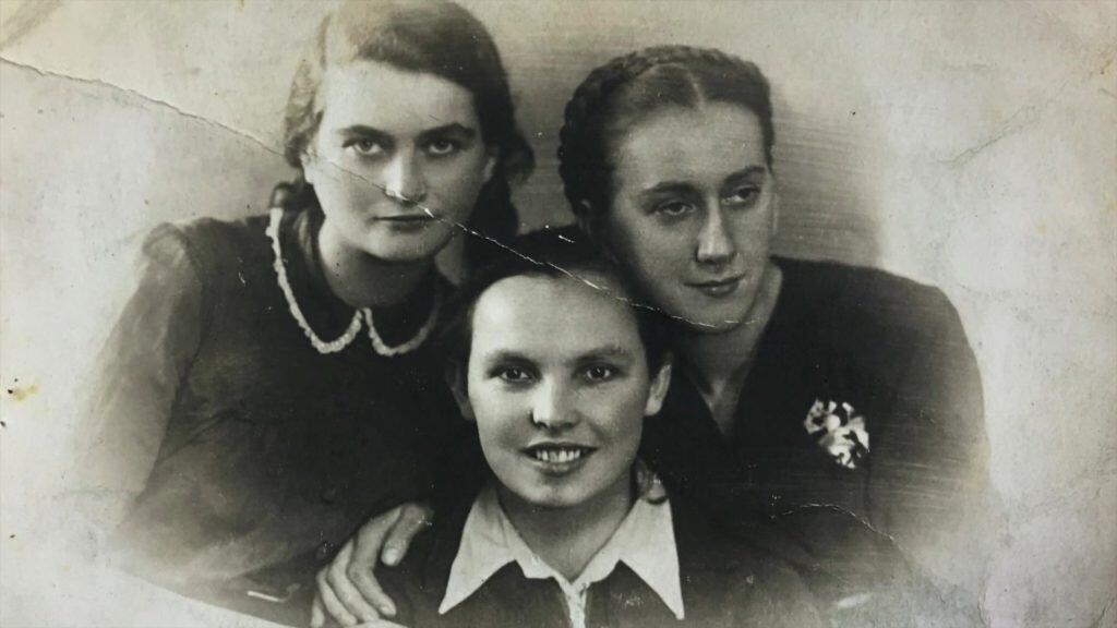 Tema Sznajderman, Bela Hazan and Lonka Korzybrodska 