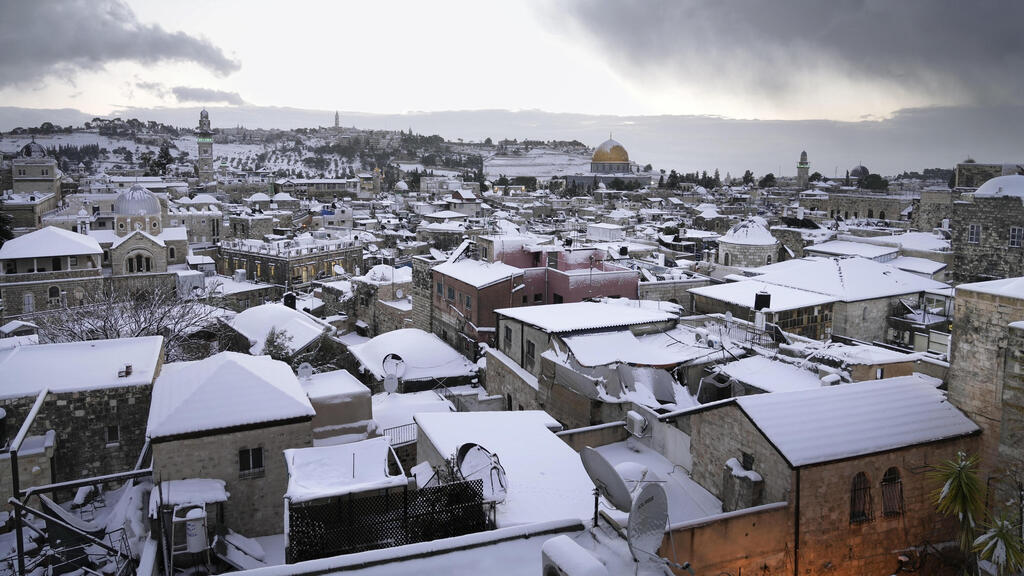 Snow covers Jerusalem on Thursday (Photo: AP) שלג בירושלים
