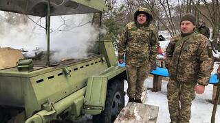 אזרחים באוקראינה מתכוננים לאפשרות של מלחמה מול רוסיה