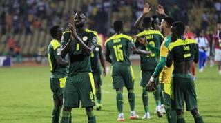 שחקני נבחרת סנגל חוגגים